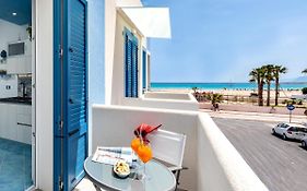 Il Faro E La Luna Beach Apartments